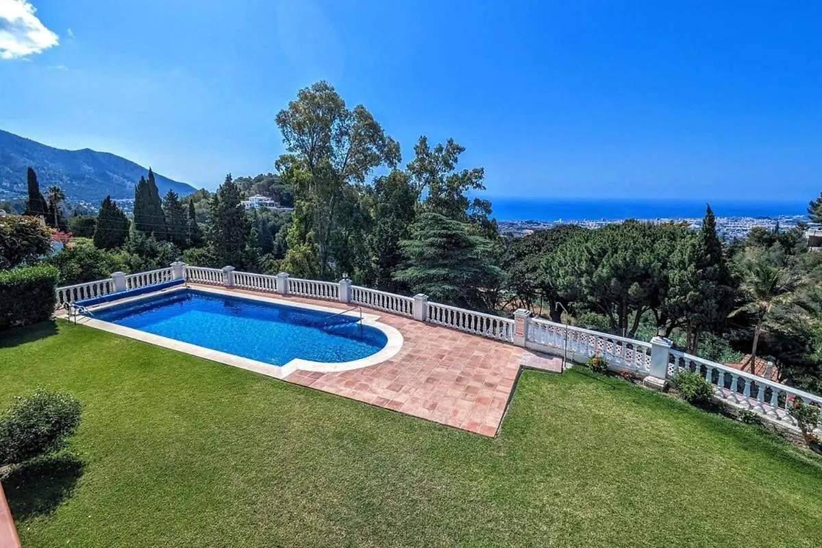 Seaviews & Pool In Center Of Mijas Pueblo Apartment