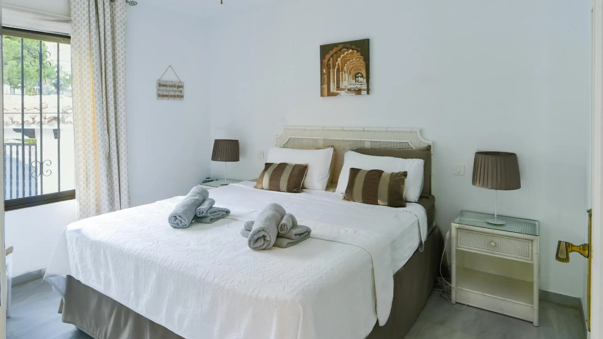 Seaviews & Pool In Center Of Mijas Pueblo Apartment