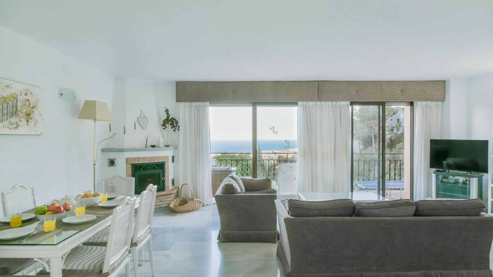 Seaviews & Pool In Center Of Mijas Pueblo Apartment 0*,