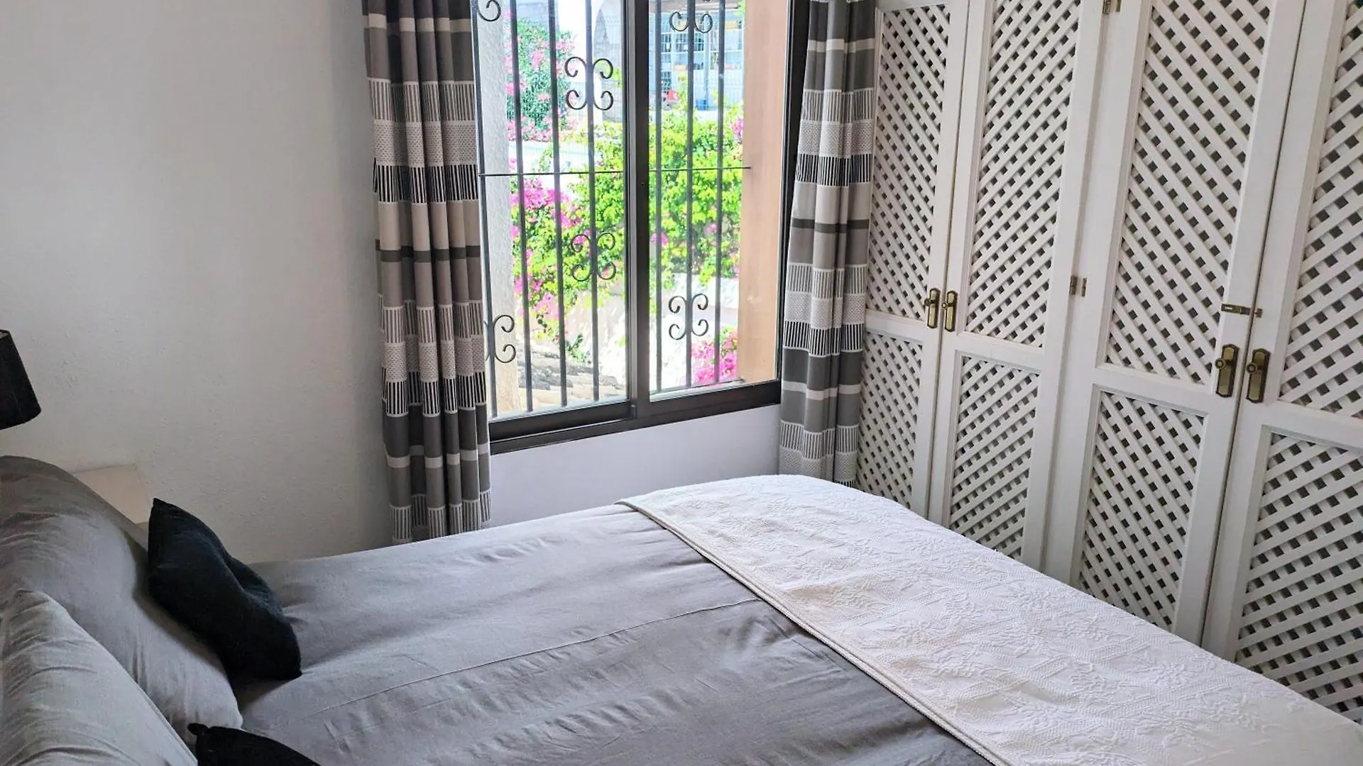 Seaviews & Pool In Center Of Mijas Pueblo Apartment Spain