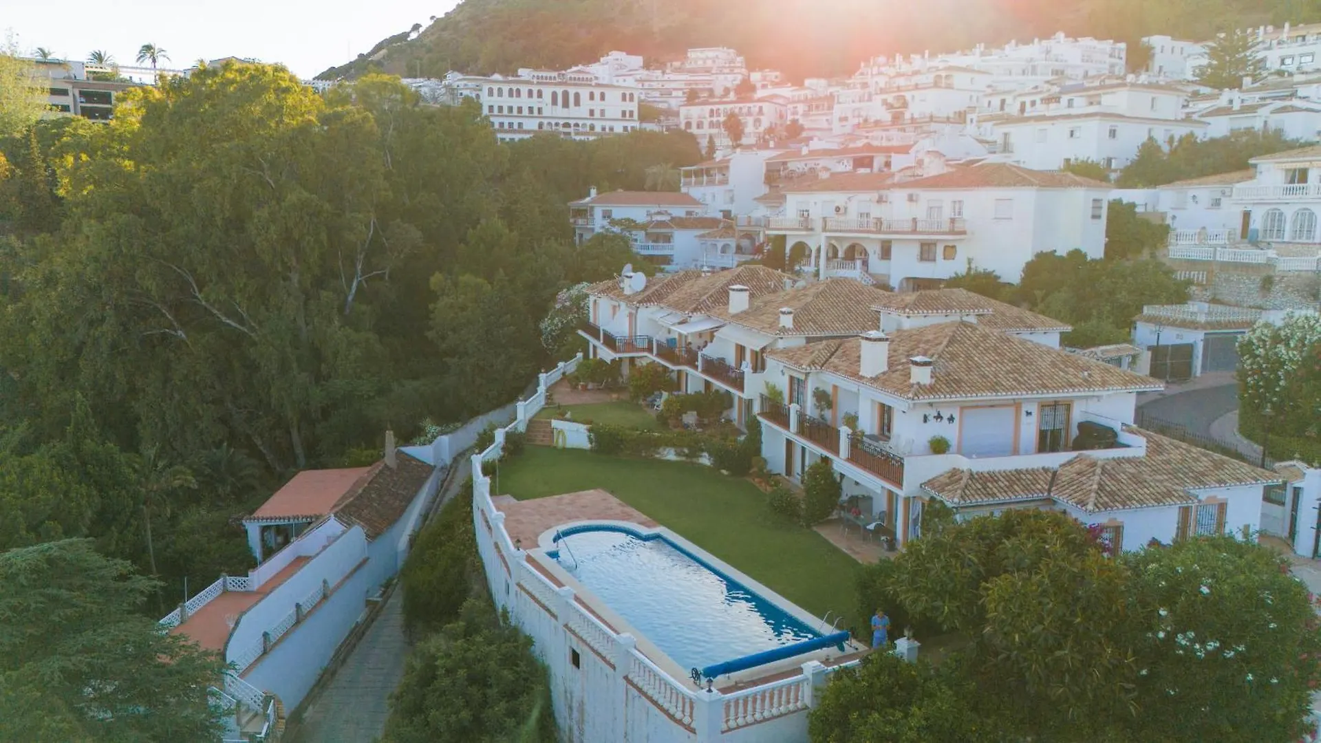 Seaviews & Pool In Center Of Mijas Pueblo Apartment
