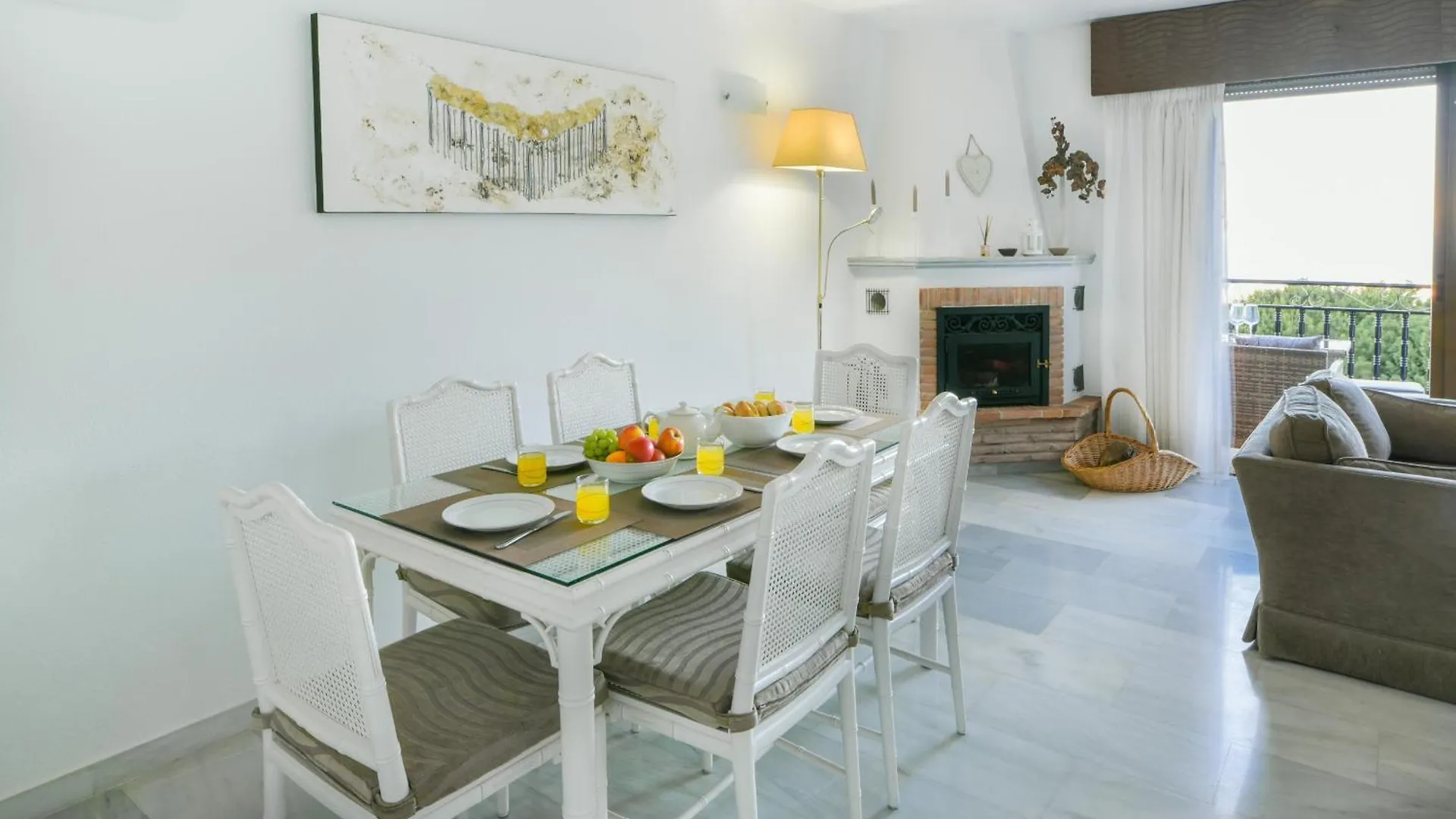 Seaviews & Pool In Center Of Mijas Pueblo Apartment