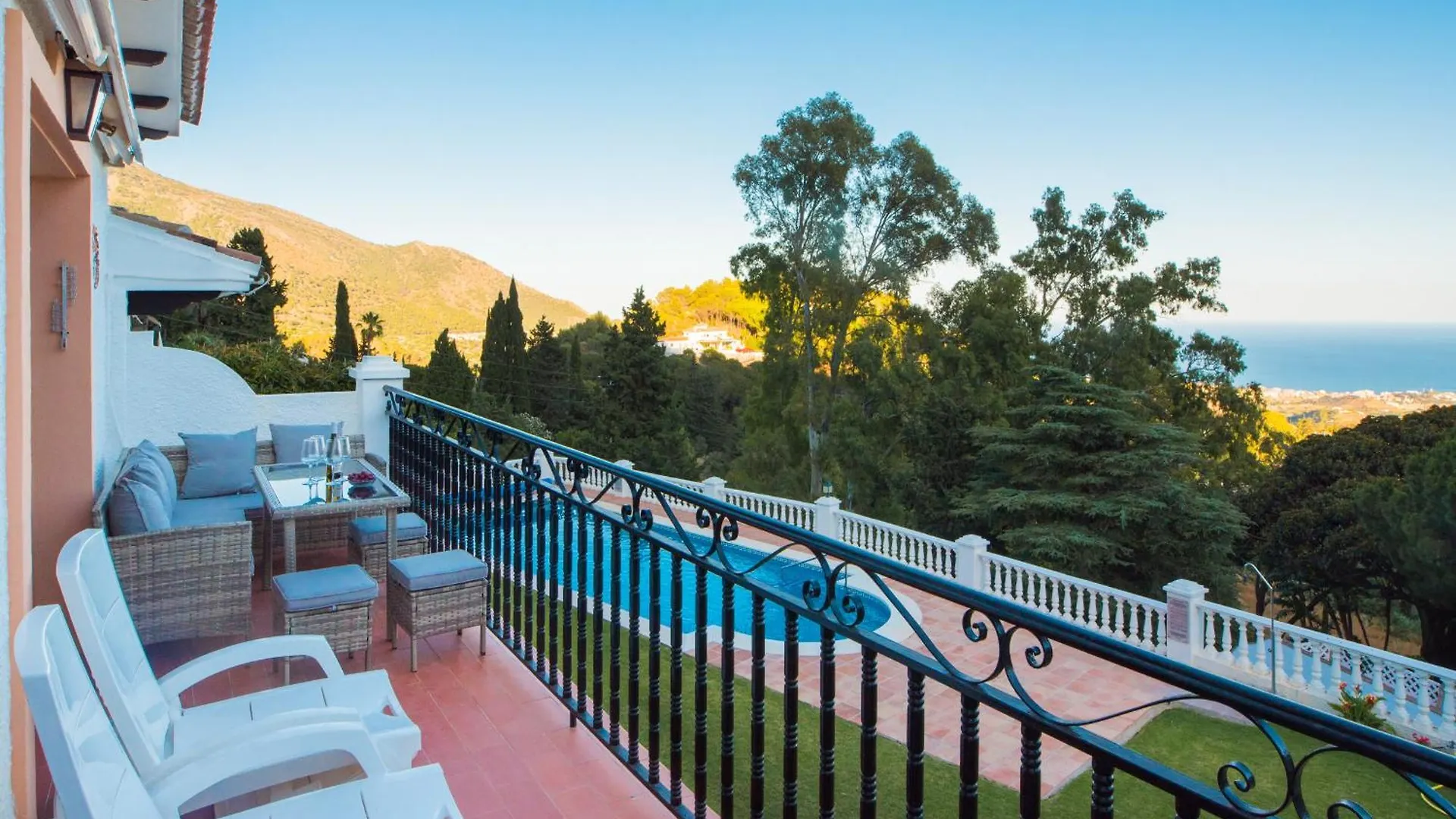 Seaviews & Pool In Center Of Mijas Pueblo Apartment Spain